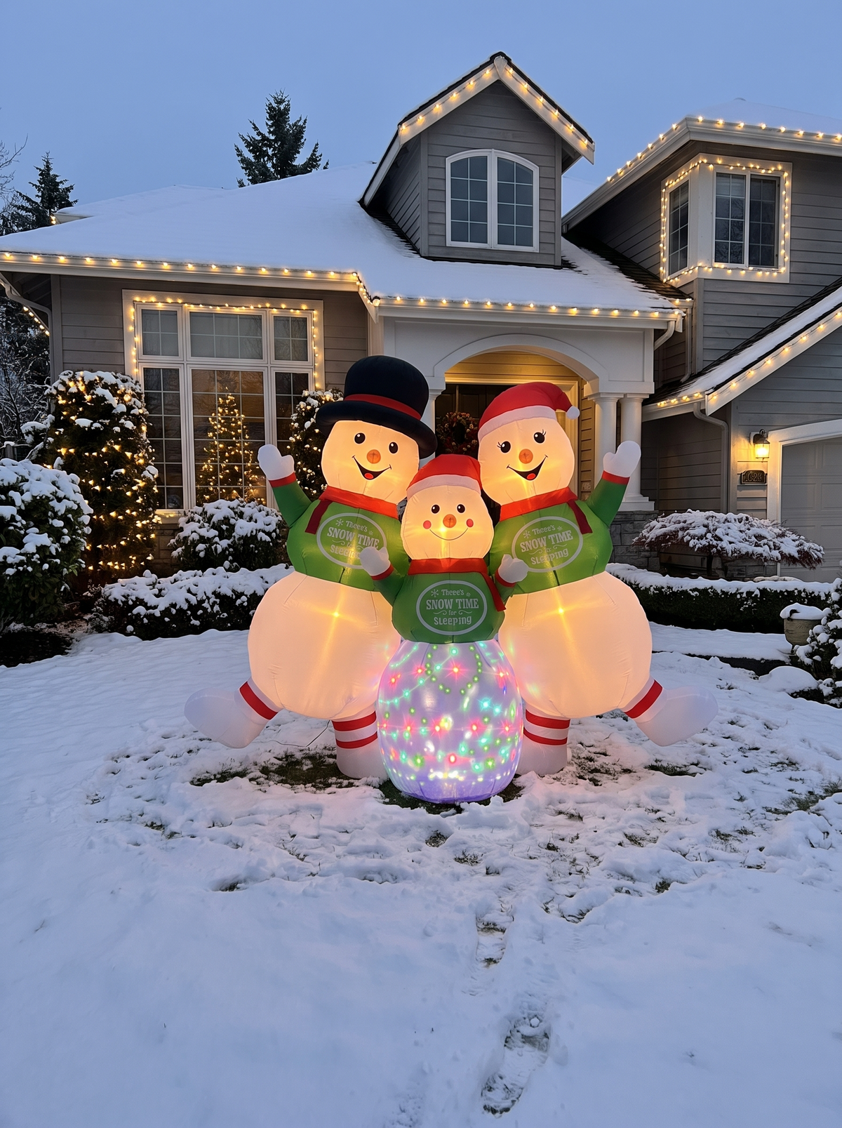 Snowman Family Inflatable, The Whole Family